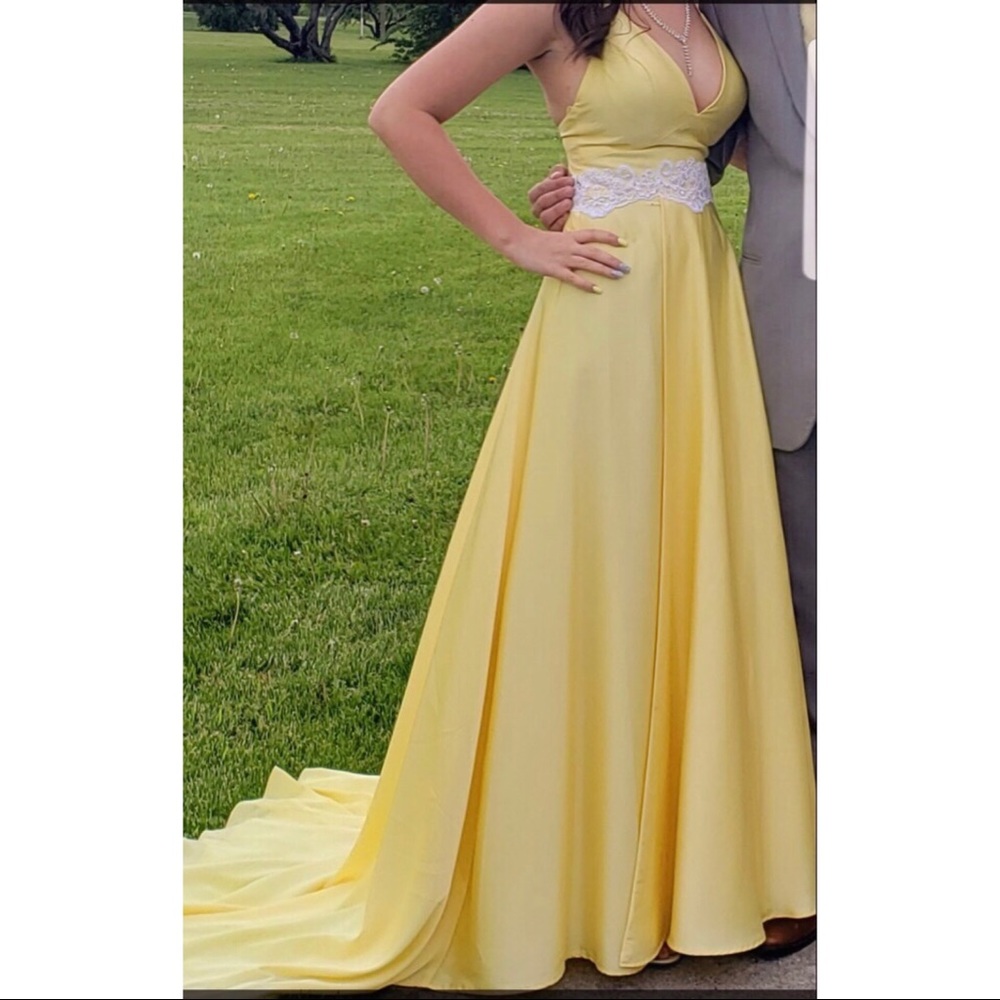 Light yellow prom dress
